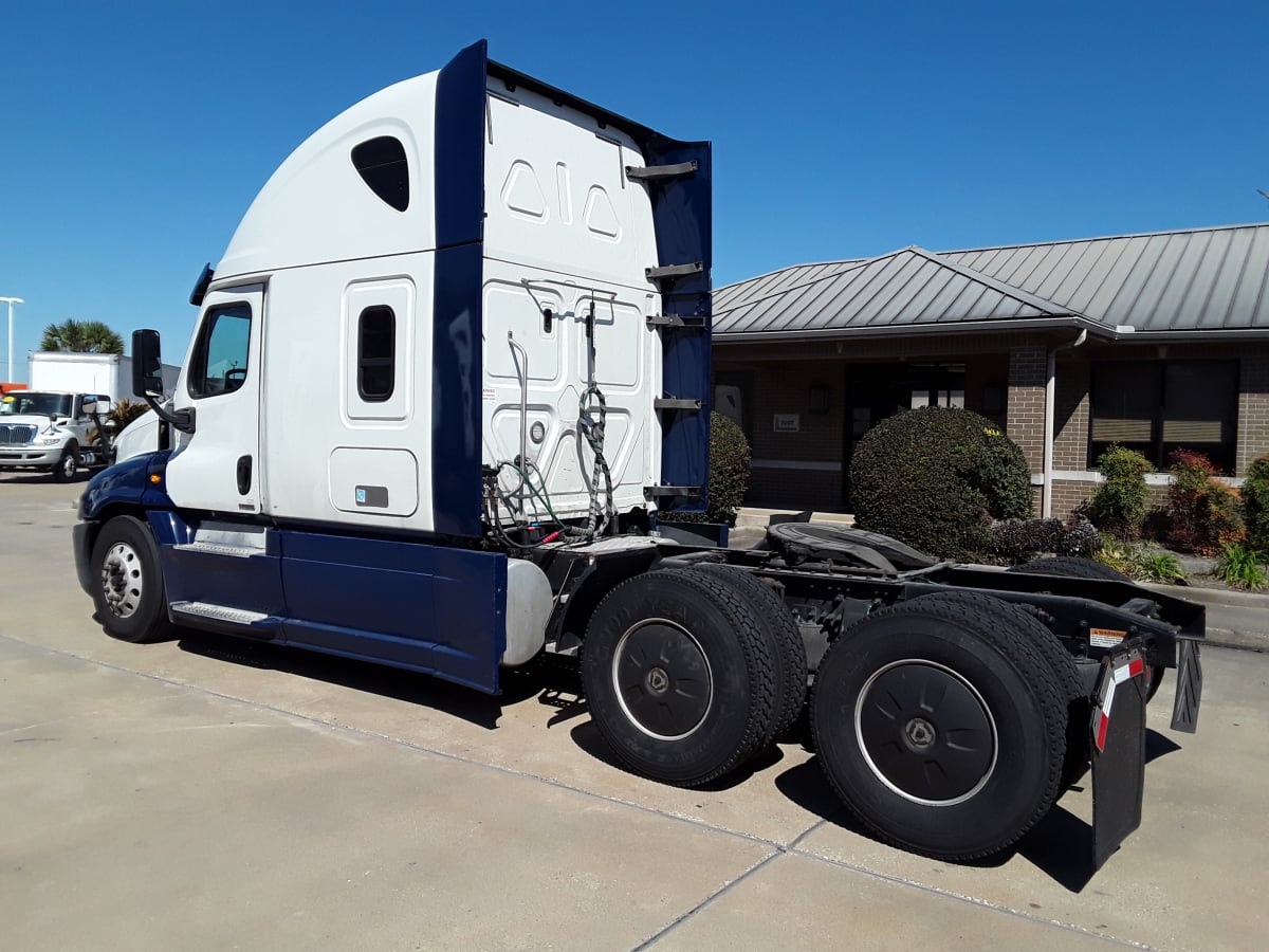 2018 Freightliner/Mercedes CASCADIA 125 221571