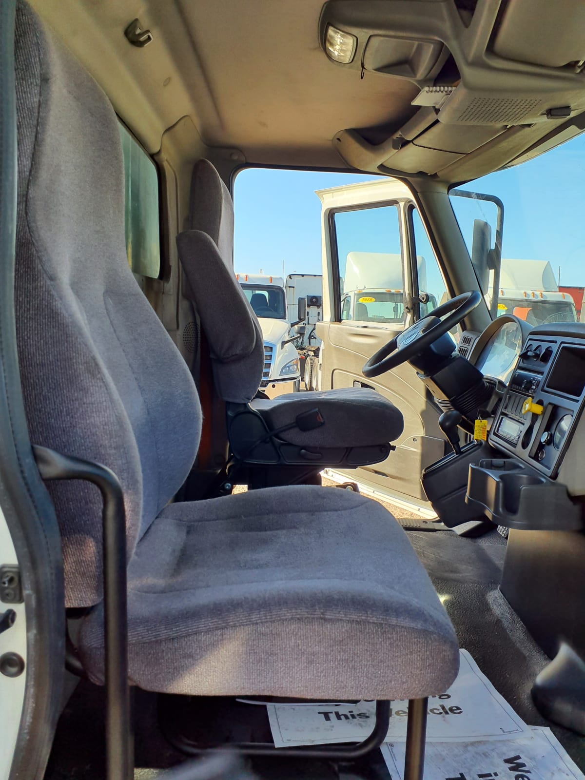 2018 Navistar International 4300 221574