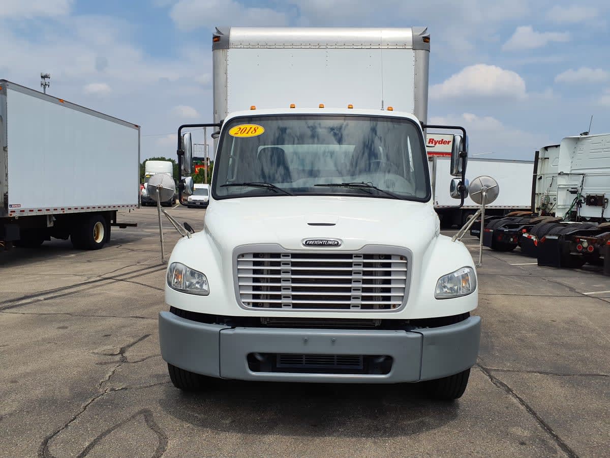 2018 Freightliner M2 106 221576