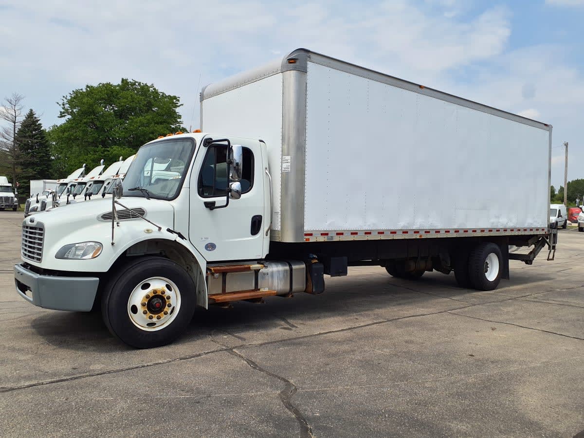 2018 Freightliner M2 106 221576