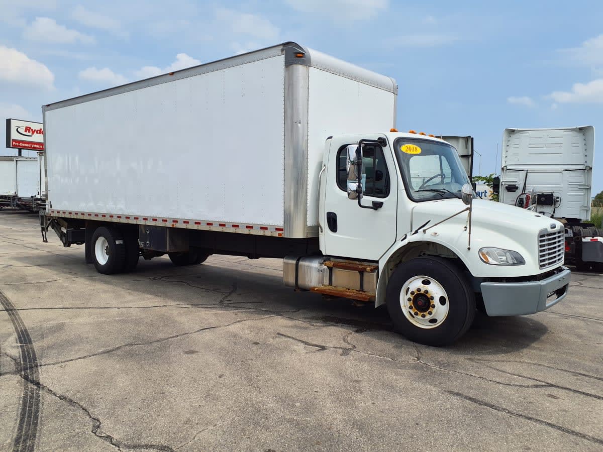 2018 Freightliner M2 106 221576