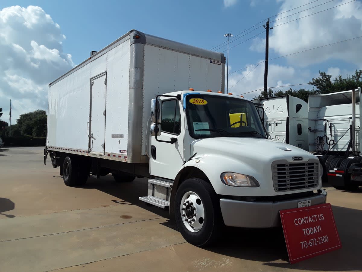 2018 Freightliner M2 106 221581