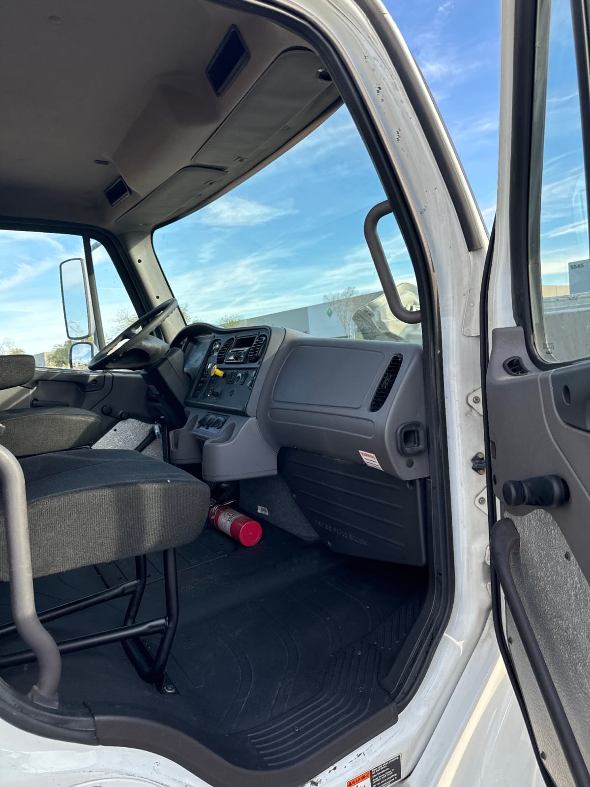 2018 Freightliner/Mercedes M2 106 221660