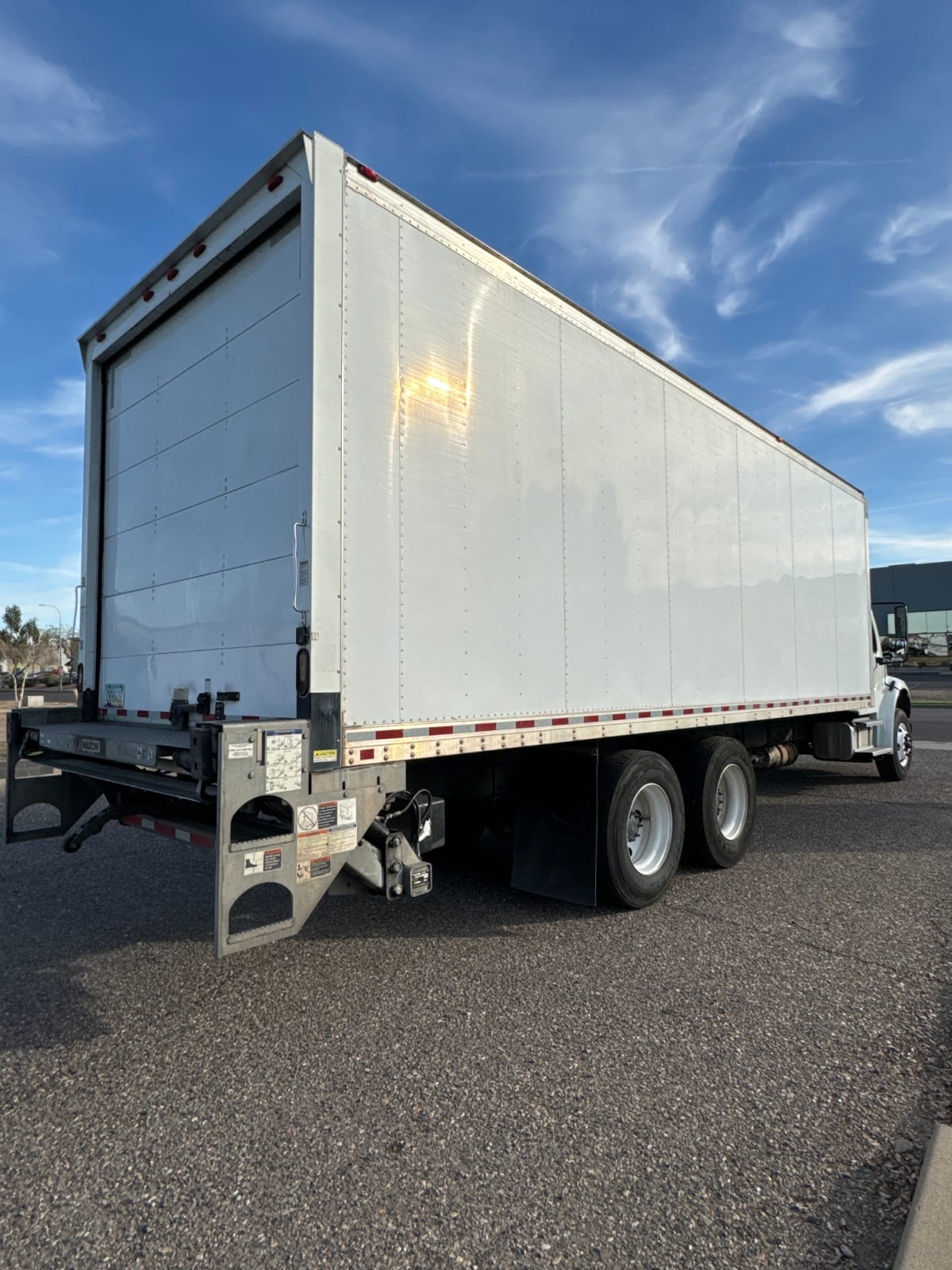 2018 Freightliner/Mercedes M2 106 221660