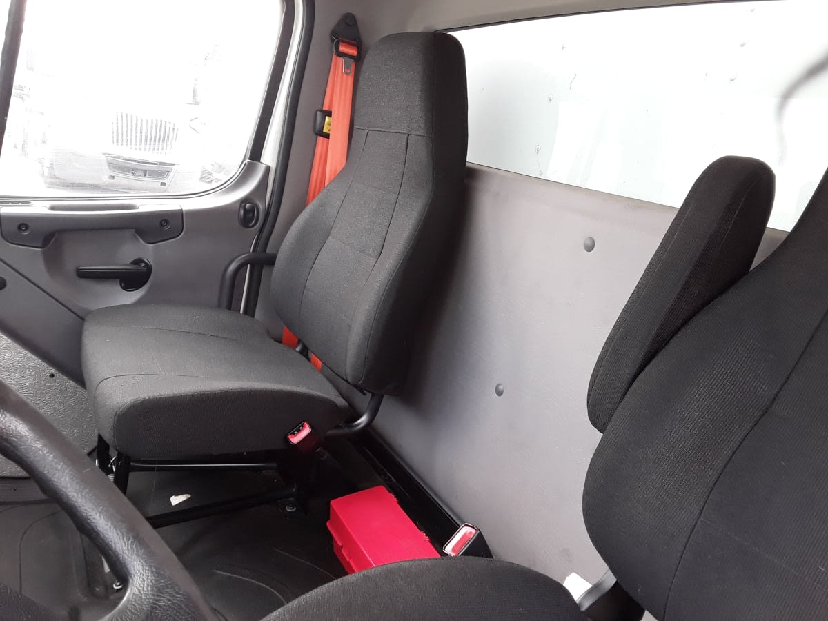 2018 Freightliner/Mercedes M2 106 221682