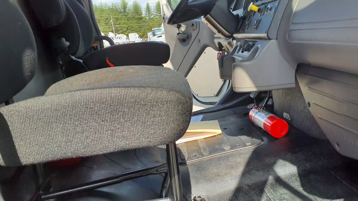 2018 Freightliner/Mercedes M2 106 221683