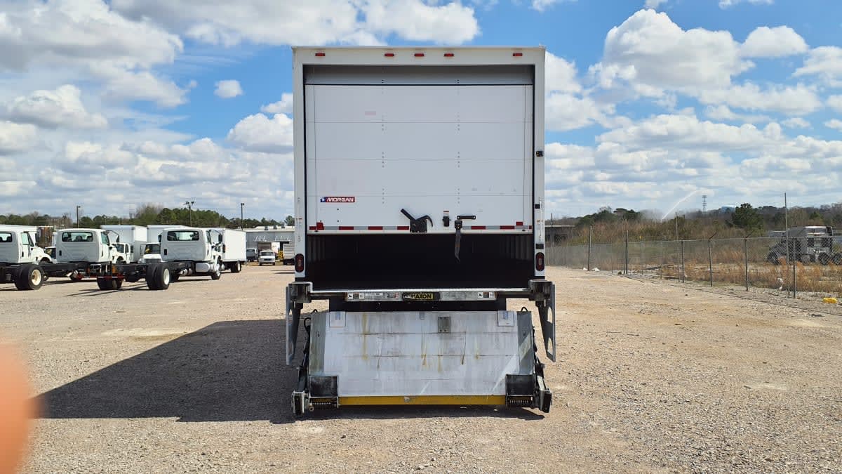 2018 Freightliner/Mercedes M2 106 221683