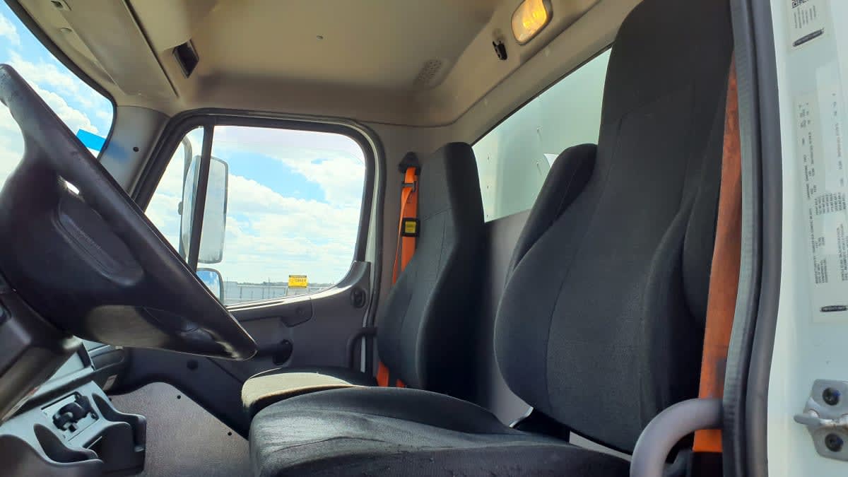 2018 Freightliner/Mercedes M2 106 221683