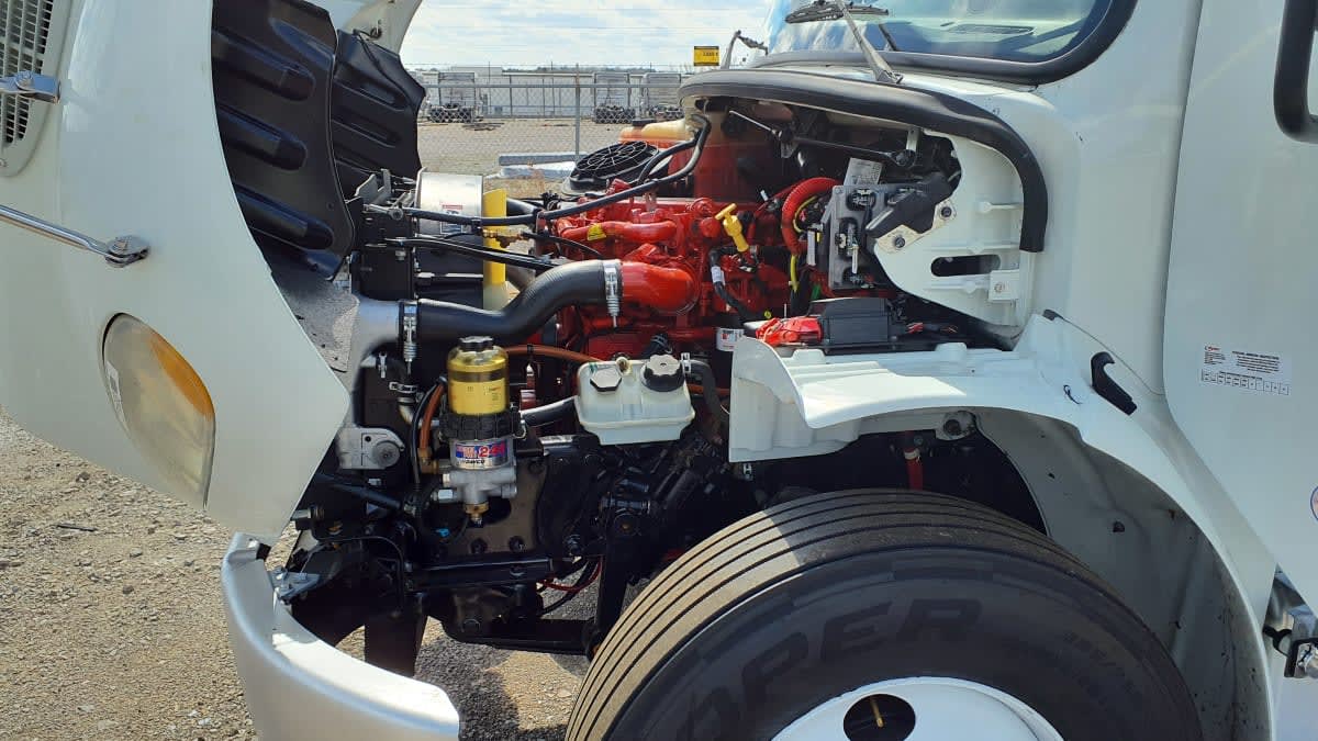 2018 Freightliner/Mercedes M2 106 221683