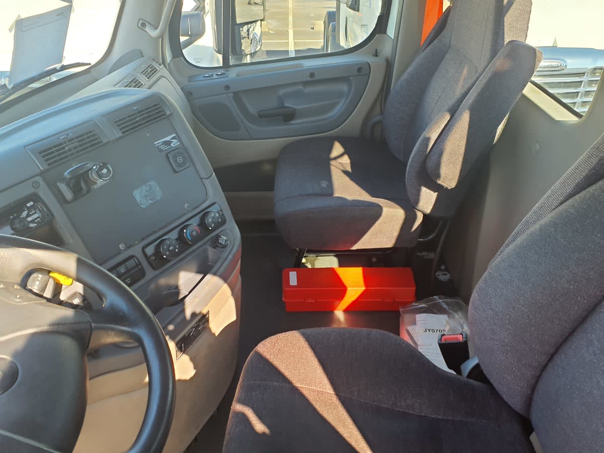 2019 Freightliner/Mercedes CASCADIA 113 221689