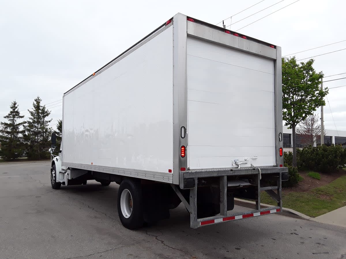 2018 Freightliner M2 106 221754