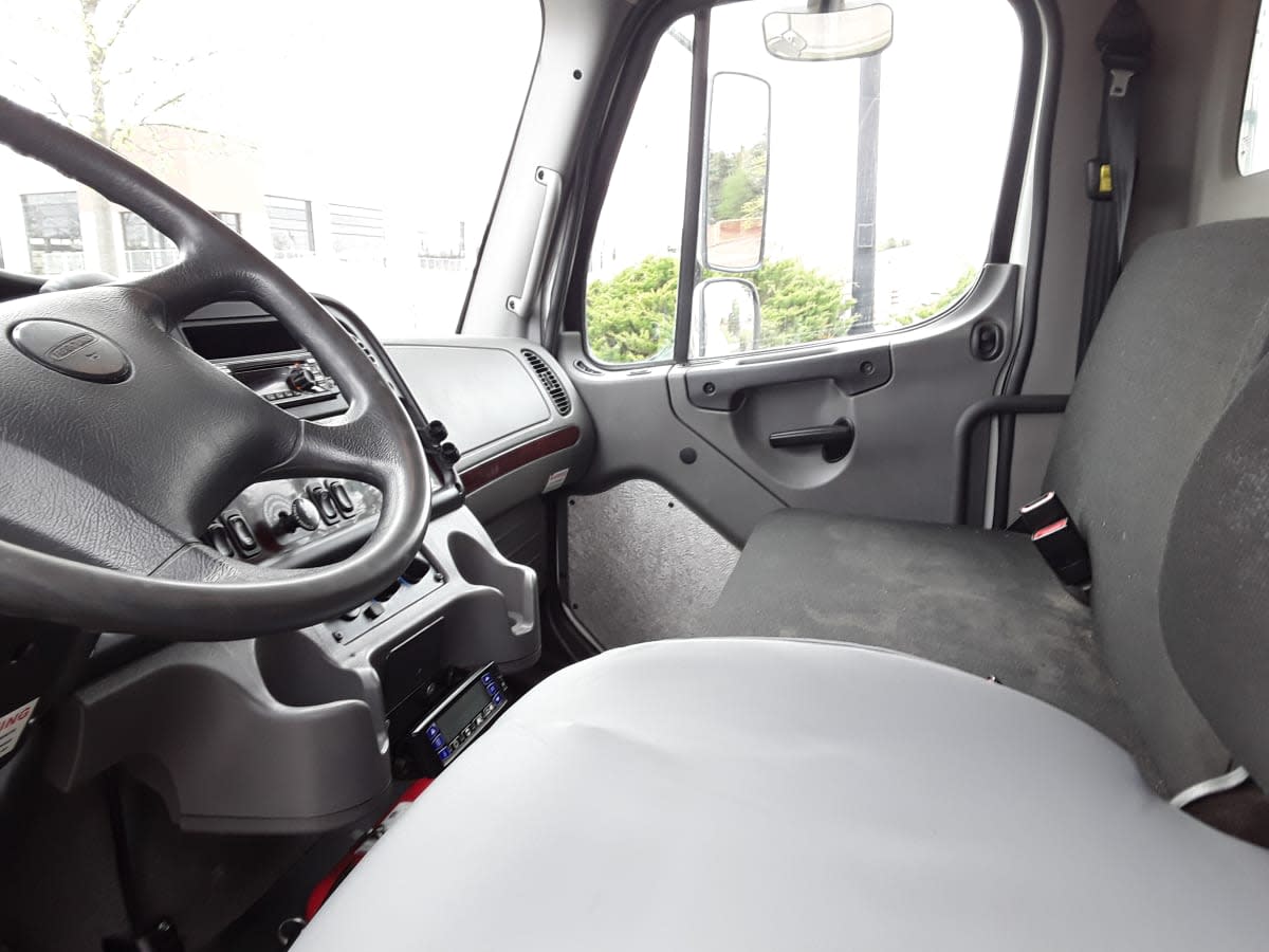 2018 Freightliner M2 106 221754
