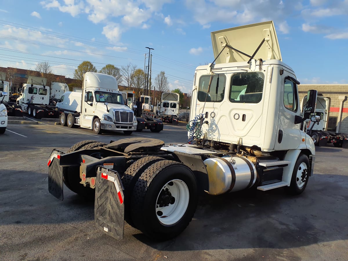 2018 Freightliner/Mercedes CASCADIA 113 221801