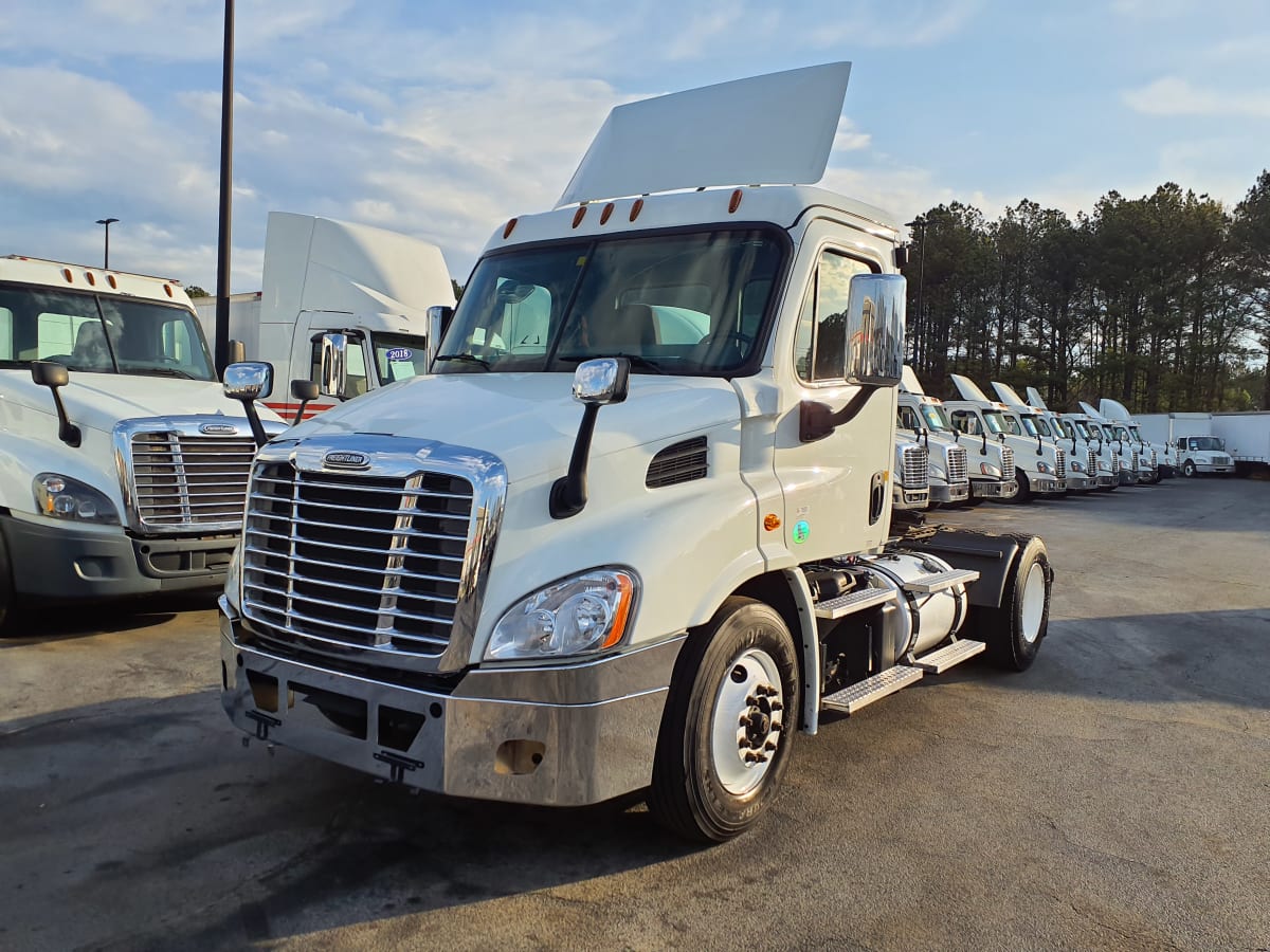 2018 Freightliner/Mercedes CASCADIA 113 221801