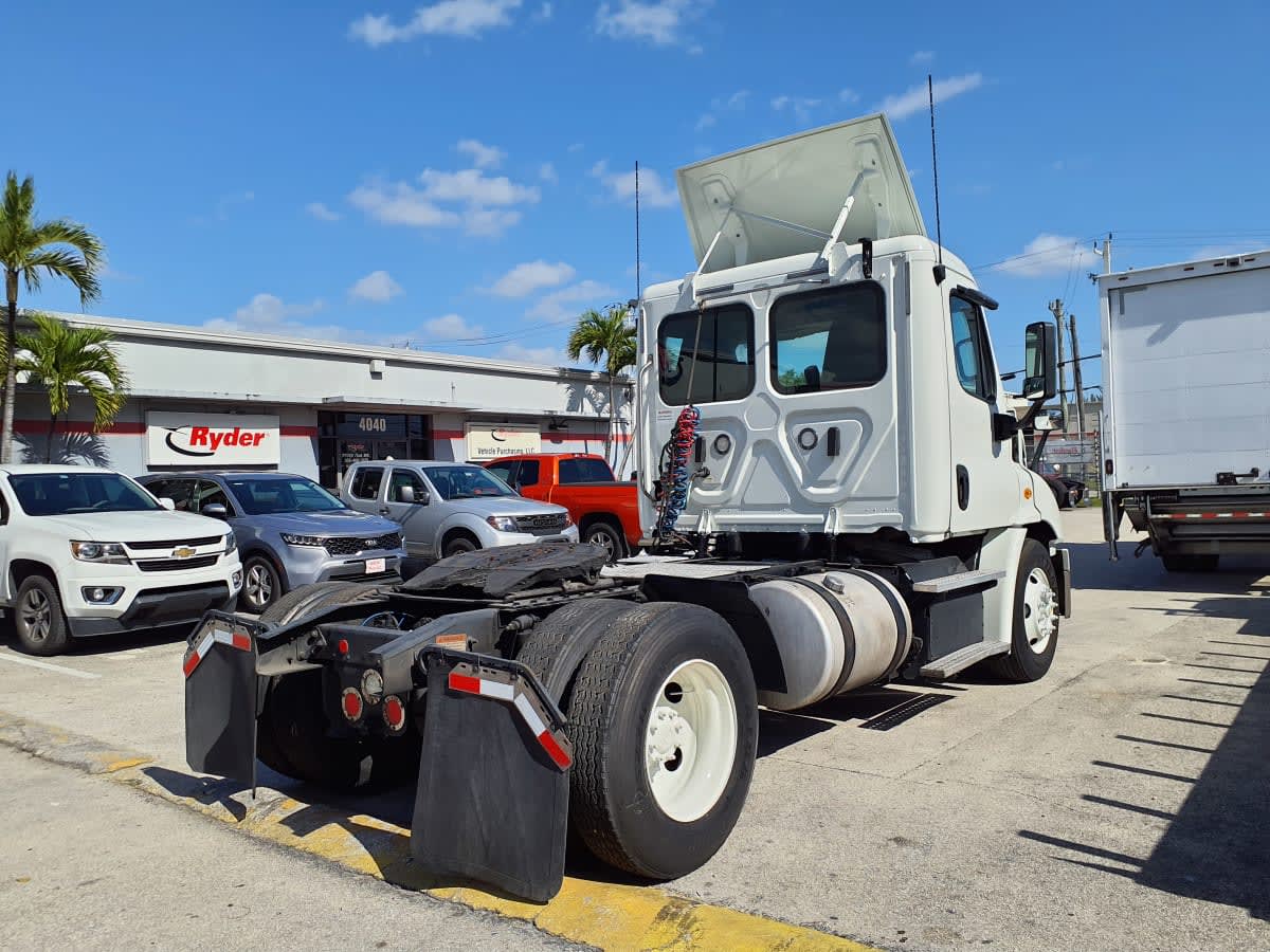 2018 Freightliner - image 4