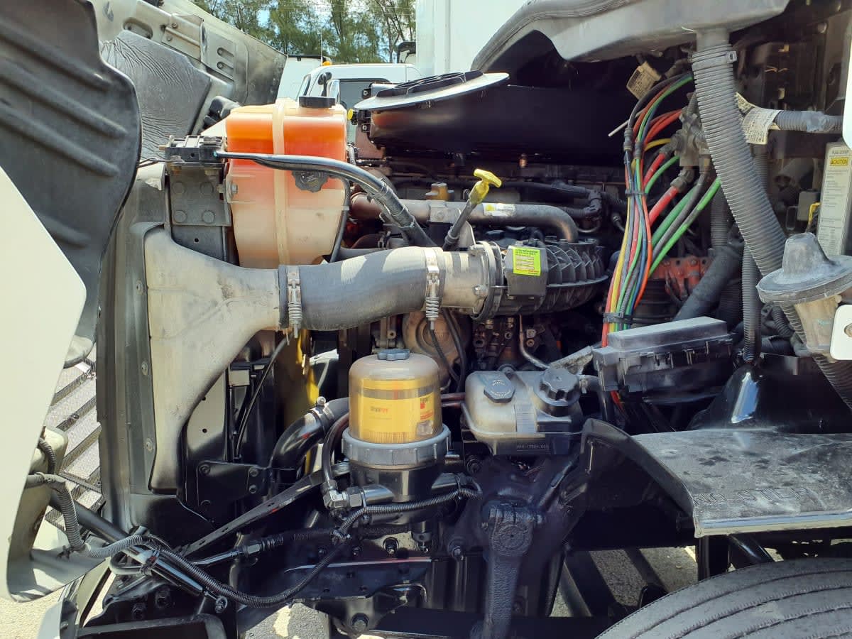 2018 Freightliner Cascadia in Miami, FL — photo 8
