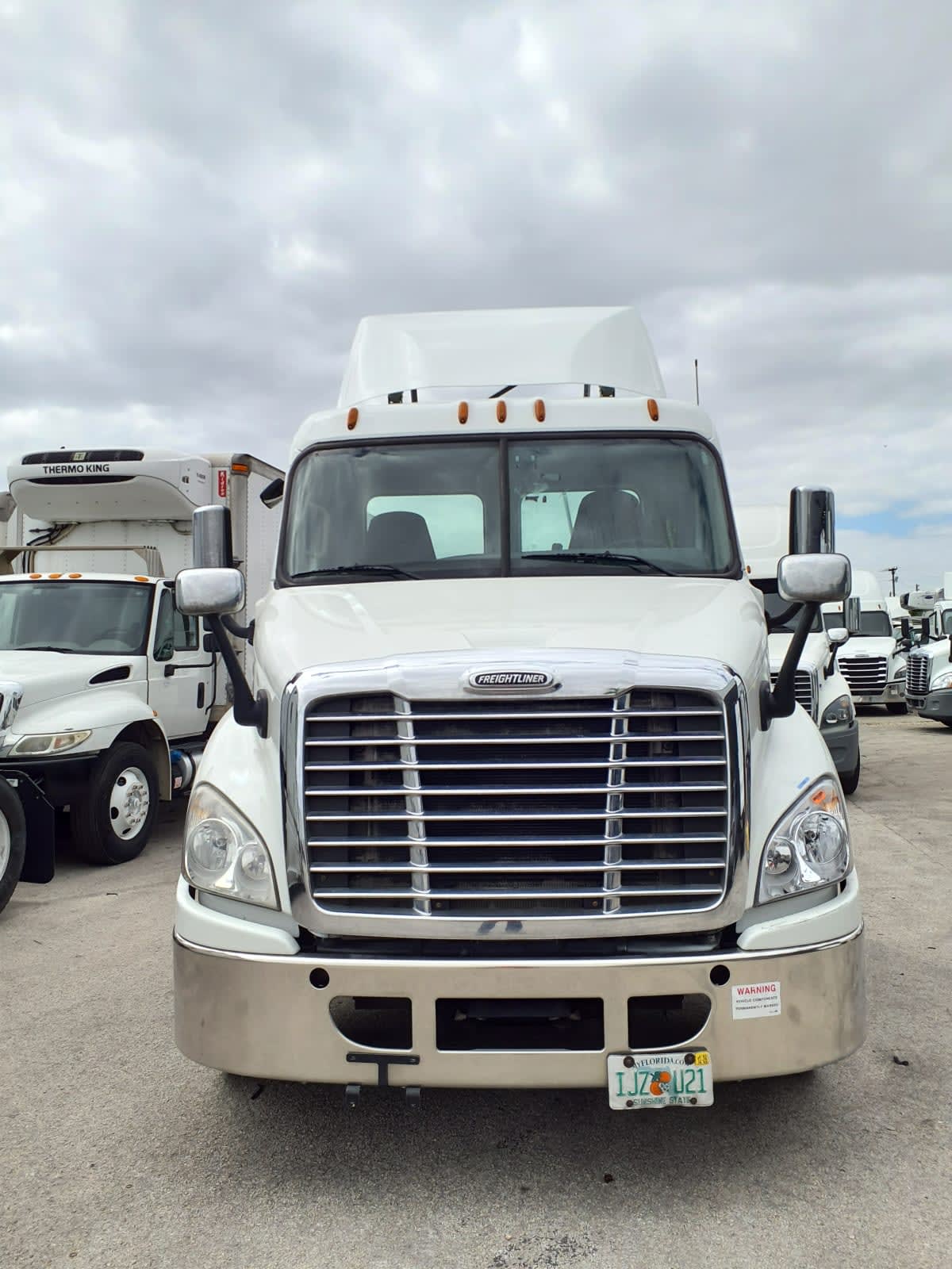 2018 Freightliner Cascadia in Miami, FL — photo 2