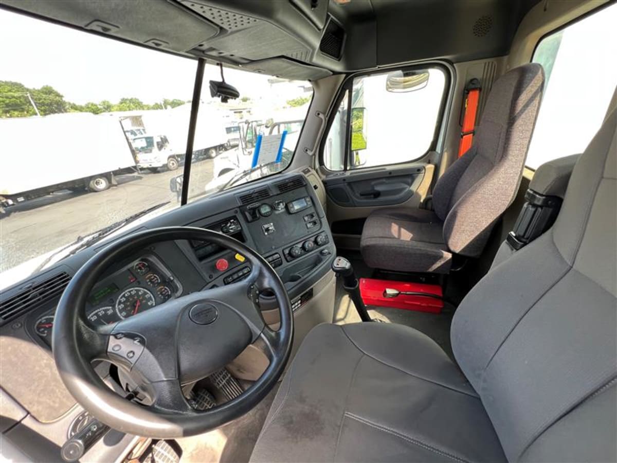 2018 Freightliner/Mercedes CASCADIA 125 221820