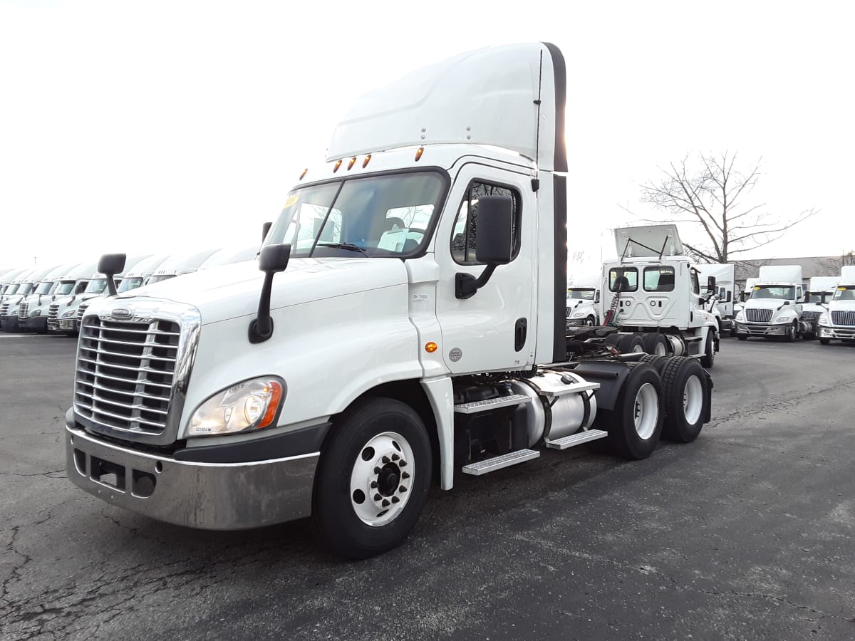 2018 Freightliner/Mercedes CASCADIA 125 221824