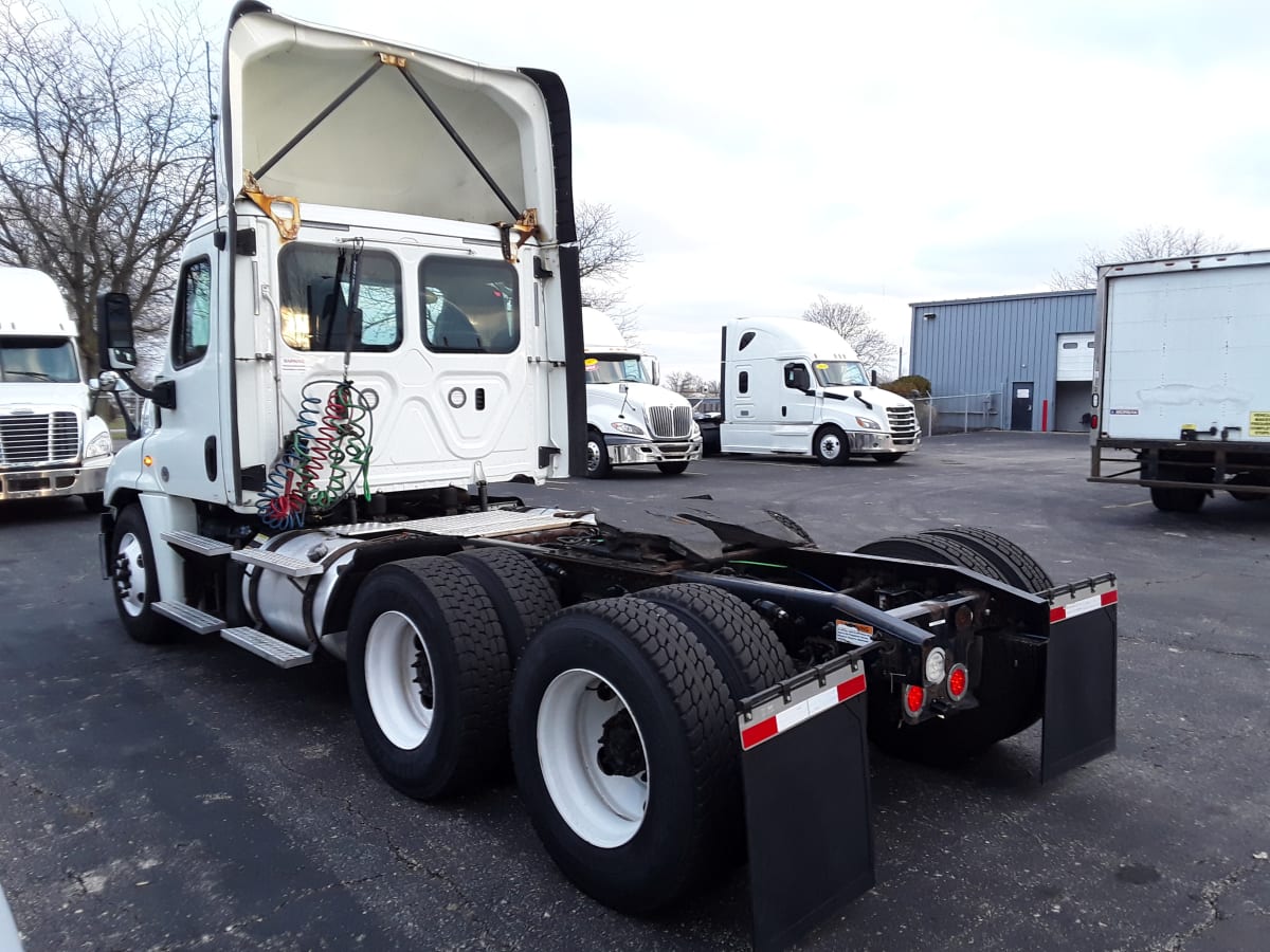 2018 Freightliner/Mercedes CASCADIA 125 221825