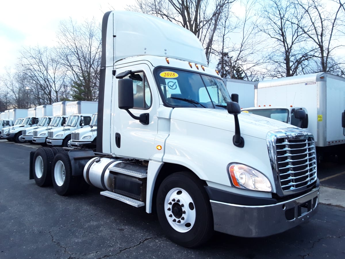 2018 Freightliner/Mercedes CASCADIA 125 221825