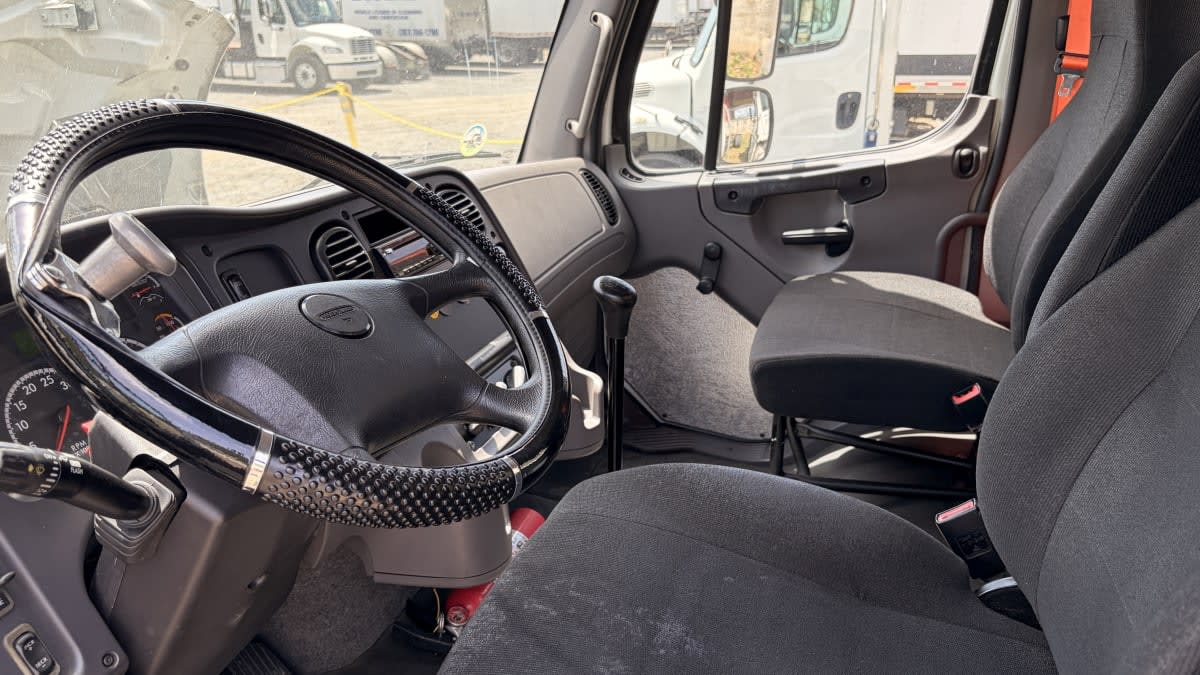 2018 Freightliner M2 106 in Toa Baja, Puerto Rico — photo 7