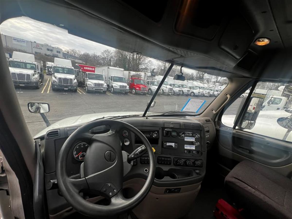 2018 Freightliner/Mercedes CASCADIA 125 221882