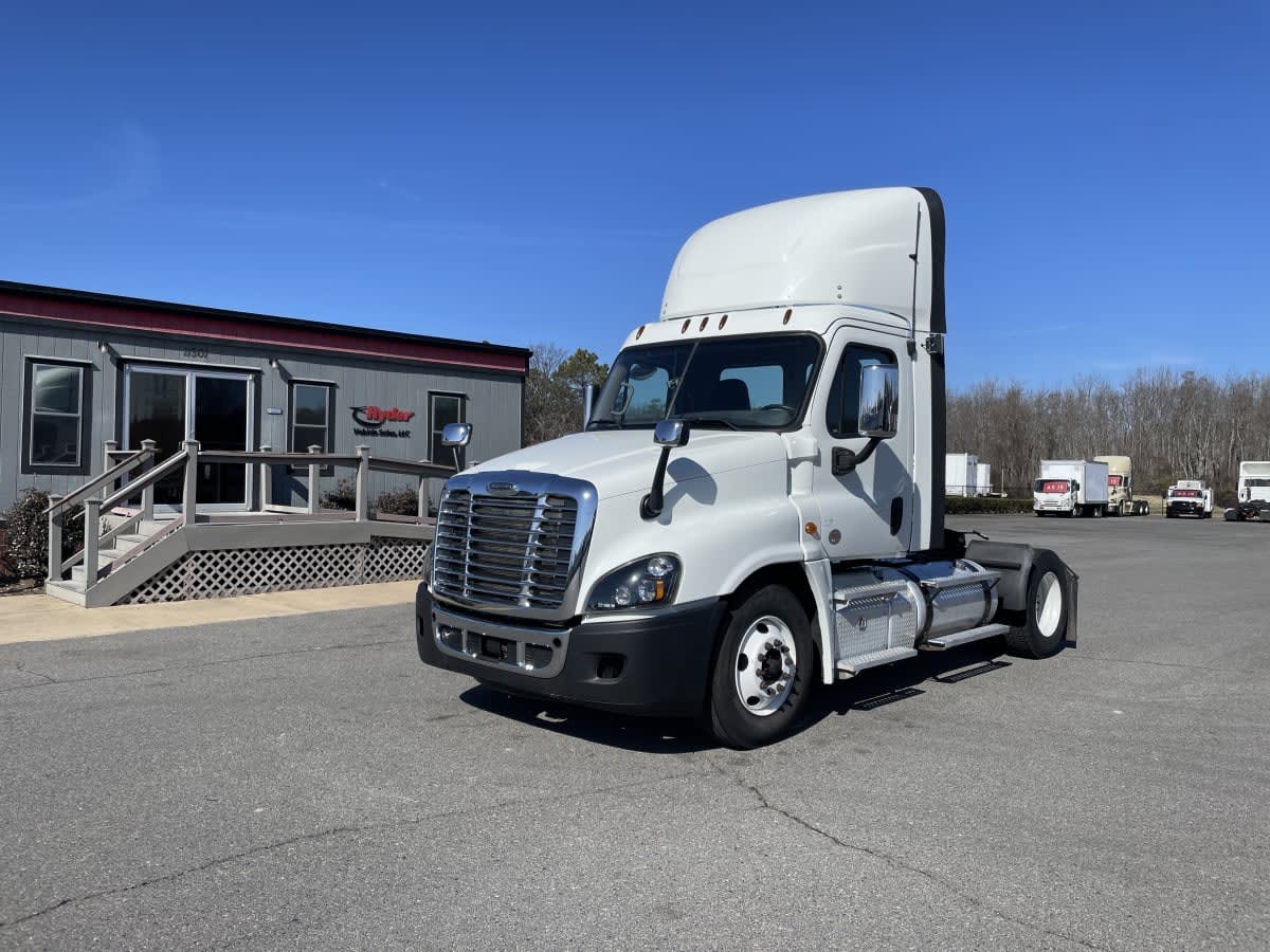 2018 Freightliner - image 1