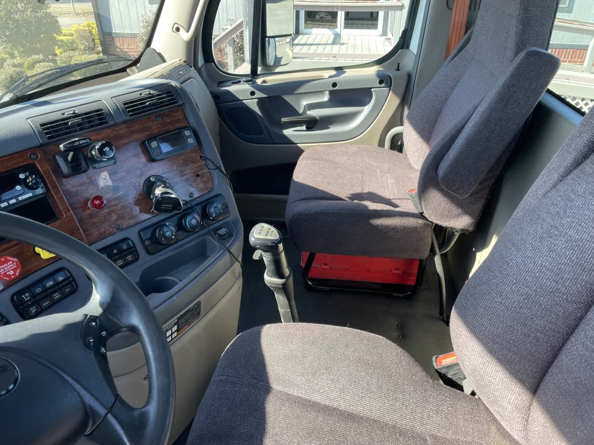 2018 Freightliner - image 7