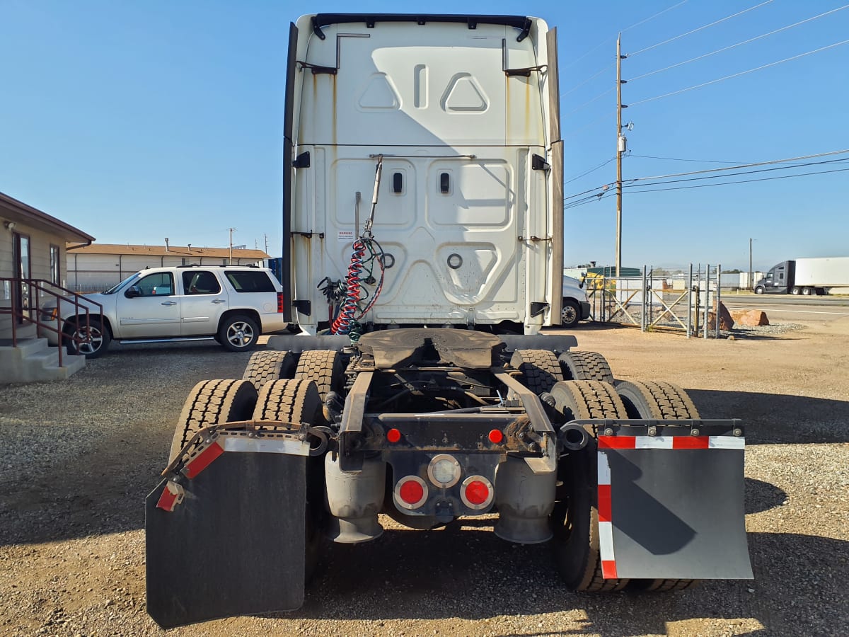 2018 Freightliner/Mercedes CASCADIA 125 221921