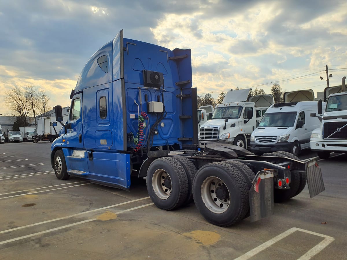 2018 Freightliner/Mercedes CASCADIA 125 222052