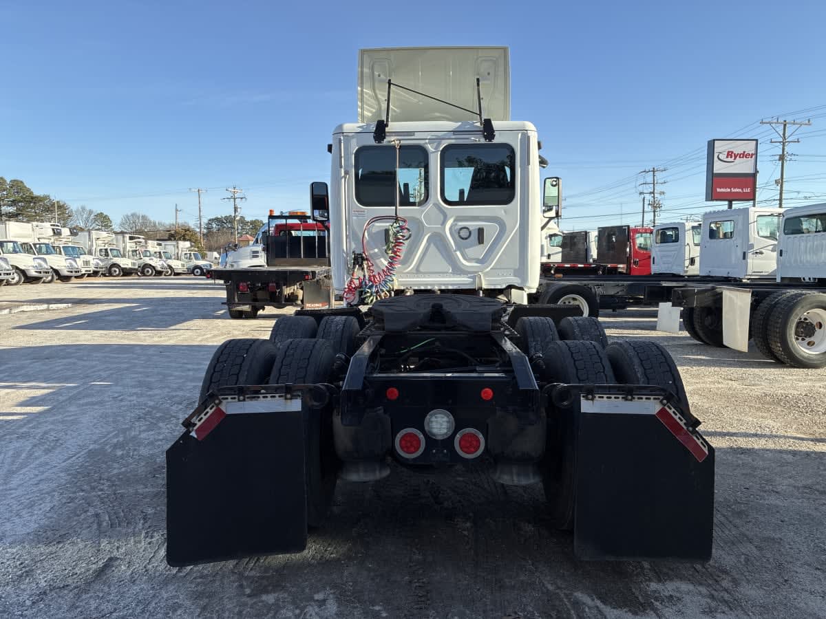 2018 Freightliner/Mercedes CASCADIA 125 222057