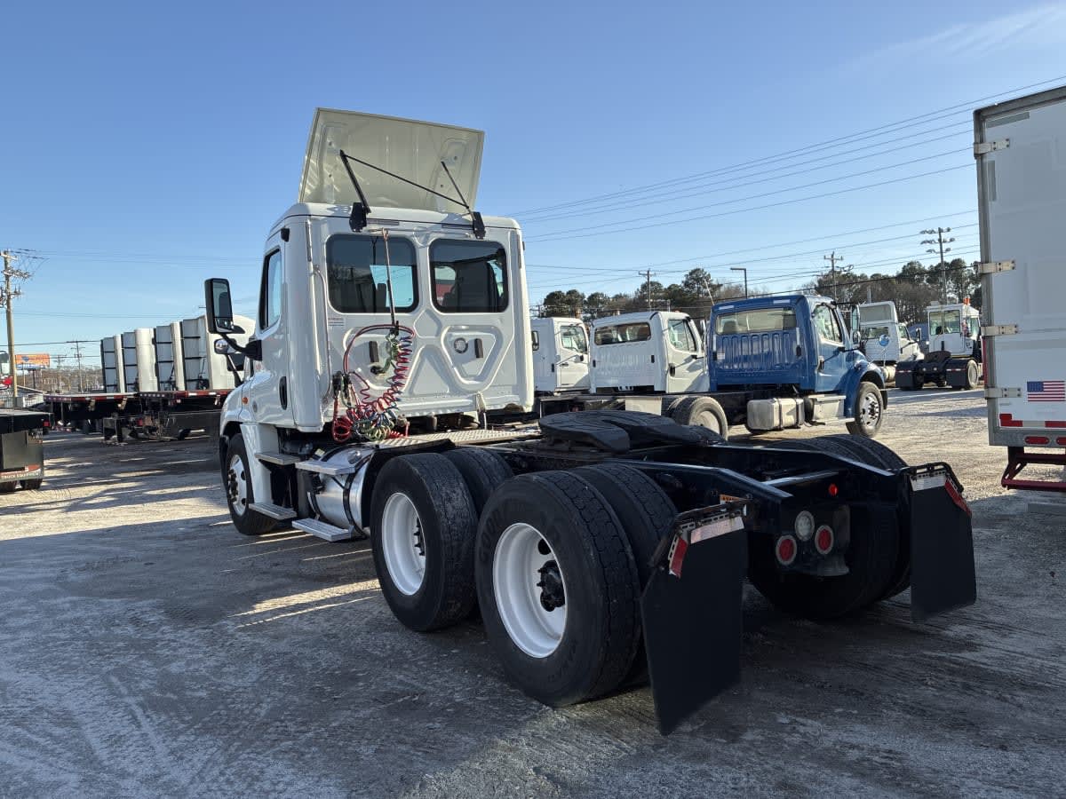 2018 Freightliner/Mercedes CASCADIA 125 222057
