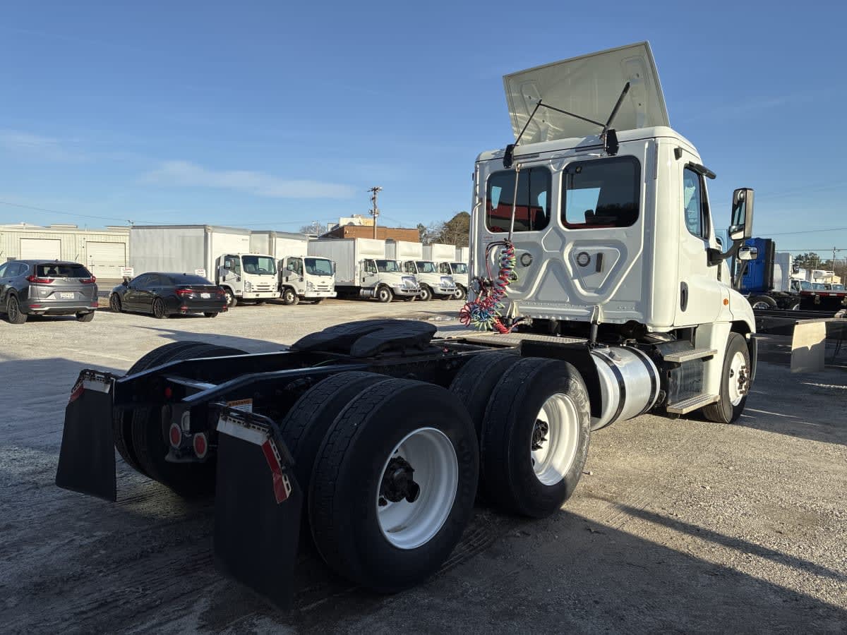 2018 Freightliner/Mercedes CASCADIA 125 222057