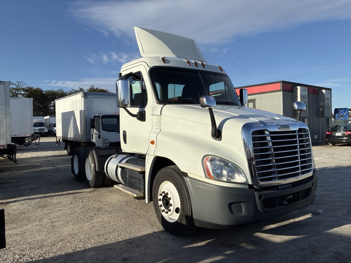 2018 Freightliner/Mercedes CASCADIA 125 222057