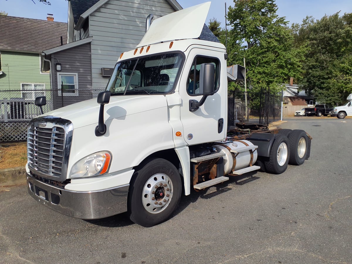 2018 Freightliner CASCADIA 125 222070