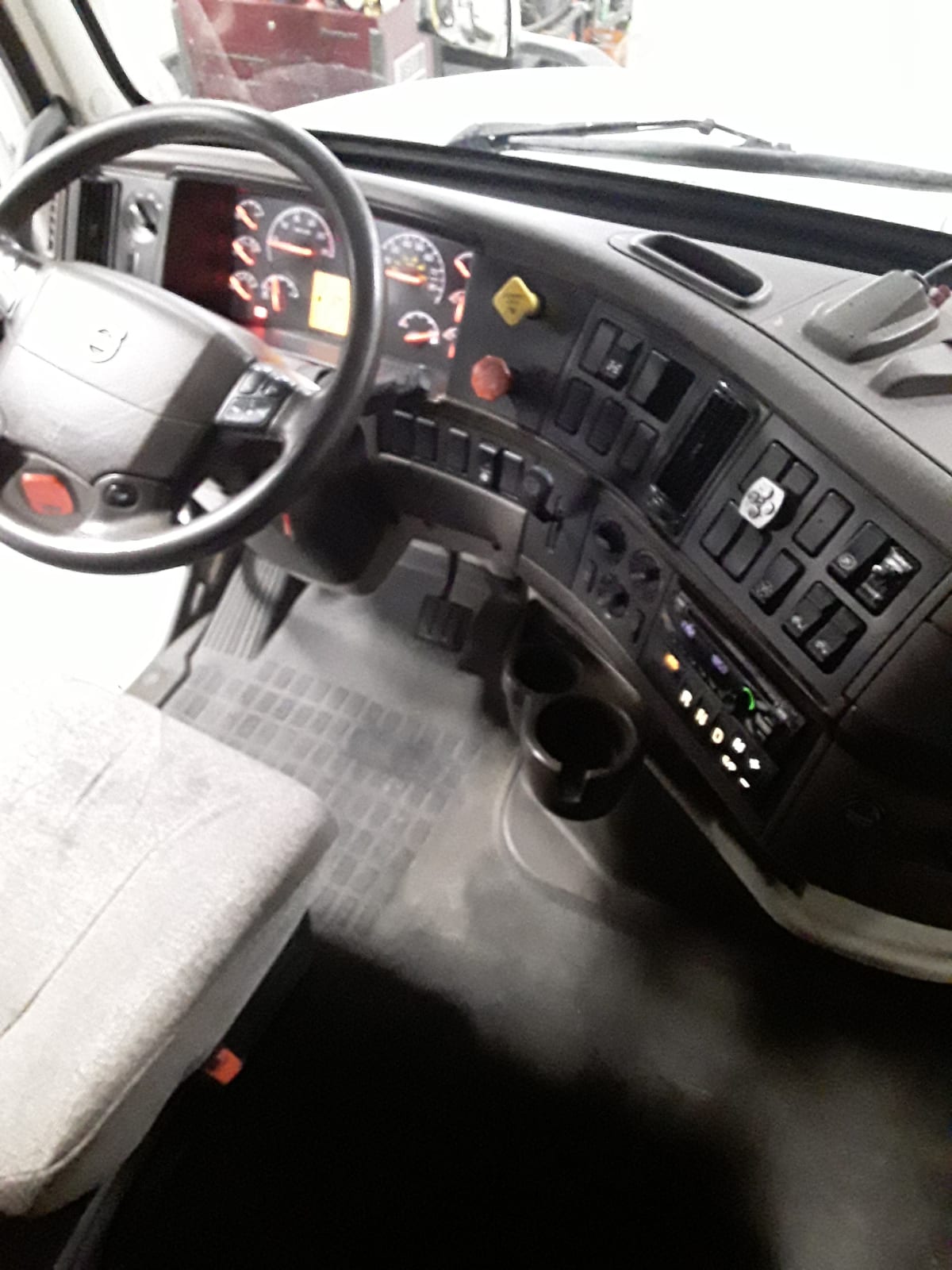 2018 Volvo VNL64TRACTOR 222087