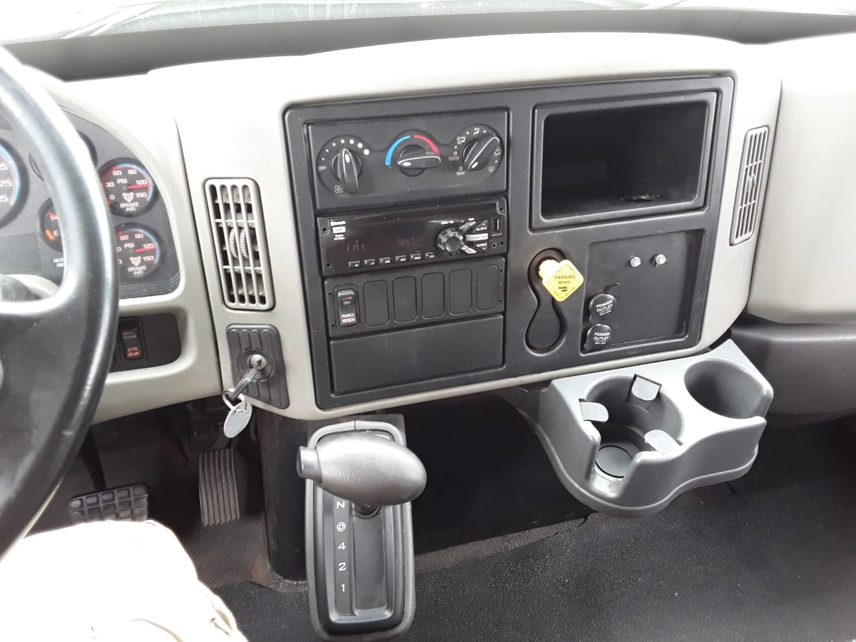 2018 Navistar International 4300 222205