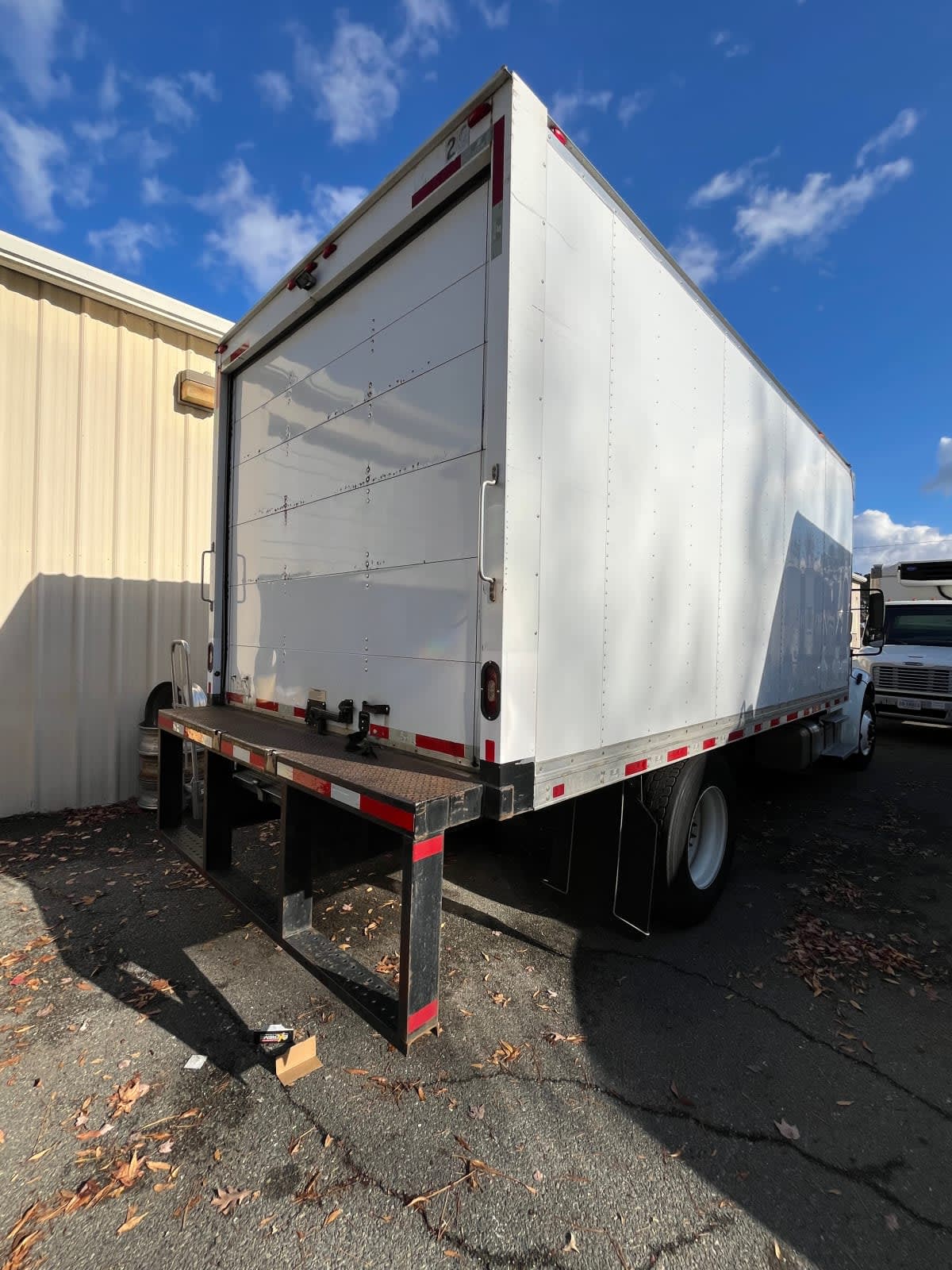 2018 Freightliner/Mercedes M2 106 222229