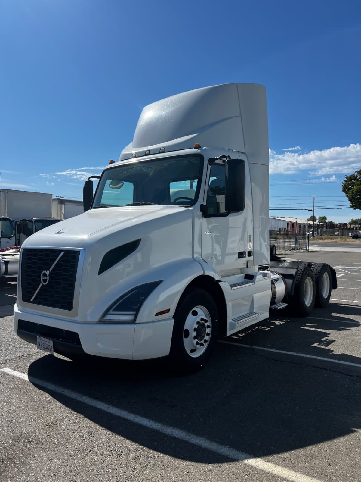 2018 Volvo                          VNL64T-300                     222270