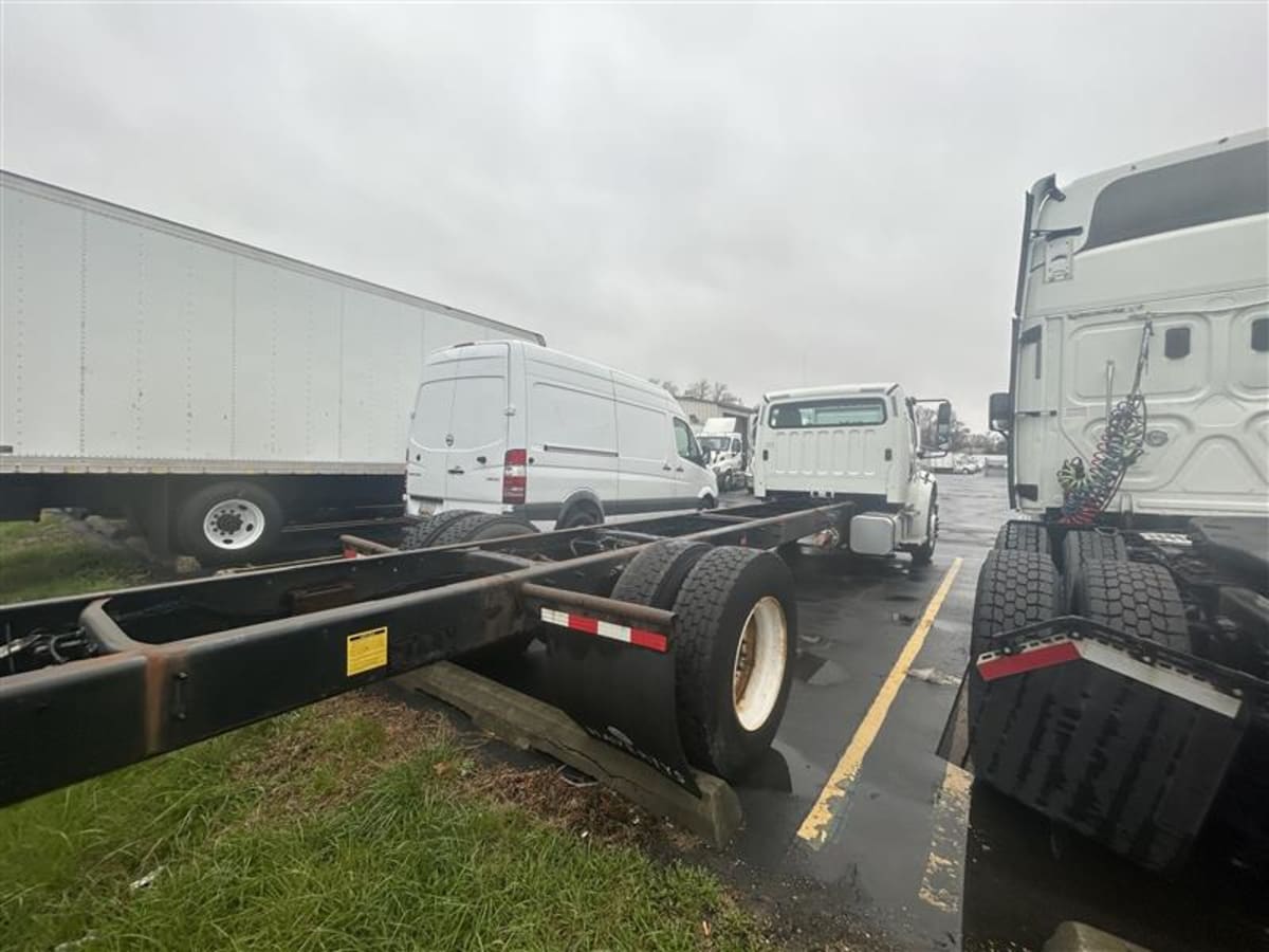 2019 Freightliner/Mercedes M2 106 222319