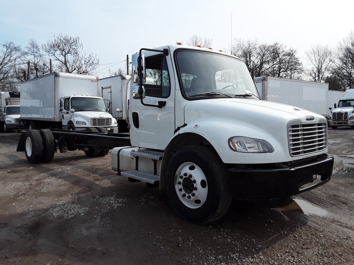 2018 Freightliner/Mercedes M2 106 222324