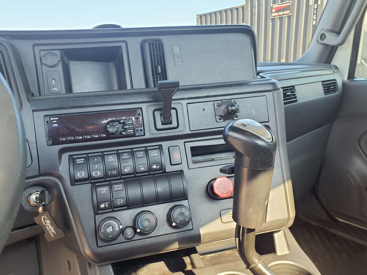 2018 Navistar International LT625 DAYCAB T/A 222485