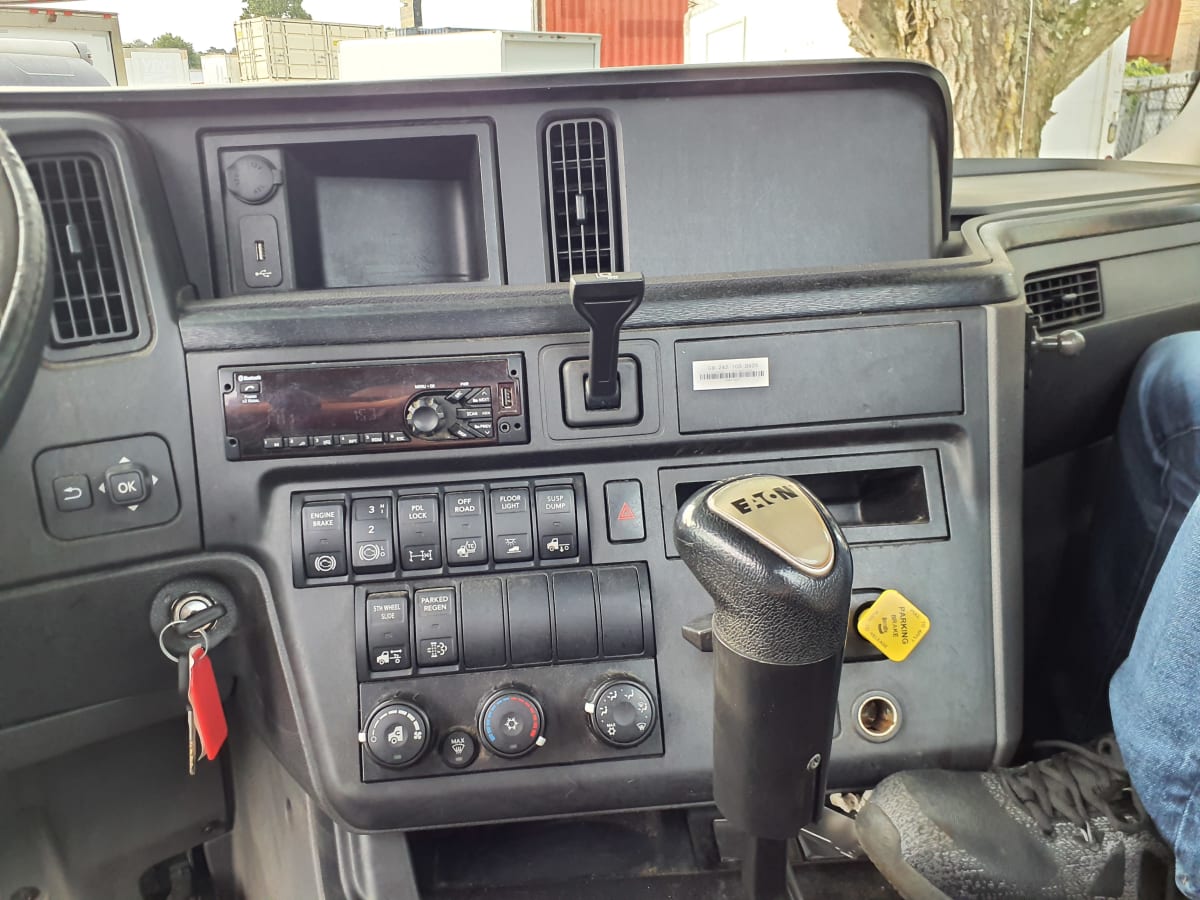 2018 Navistar International LT625 DAYCAB T/A 222486