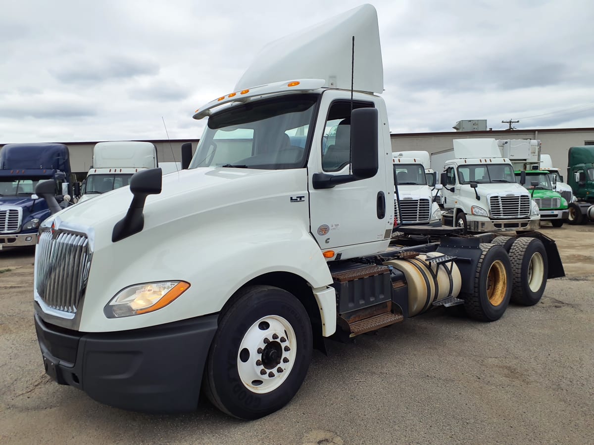 2018 Navistar International LT625 DAYCAB T/A 222487