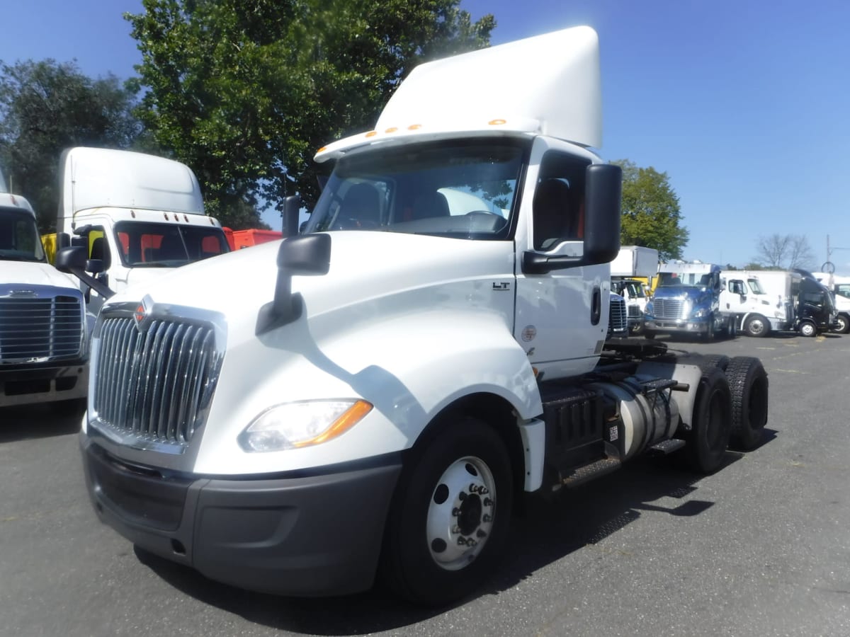 2018 Navistar International LT625 DAYCAB T/A 222490