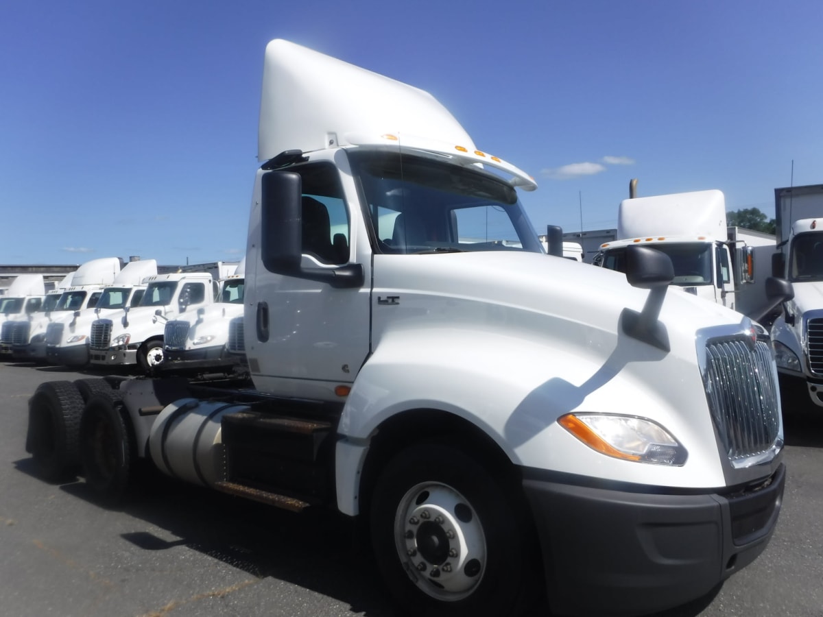 2018 Navistar International LT625 DAYCAB T/A 222490