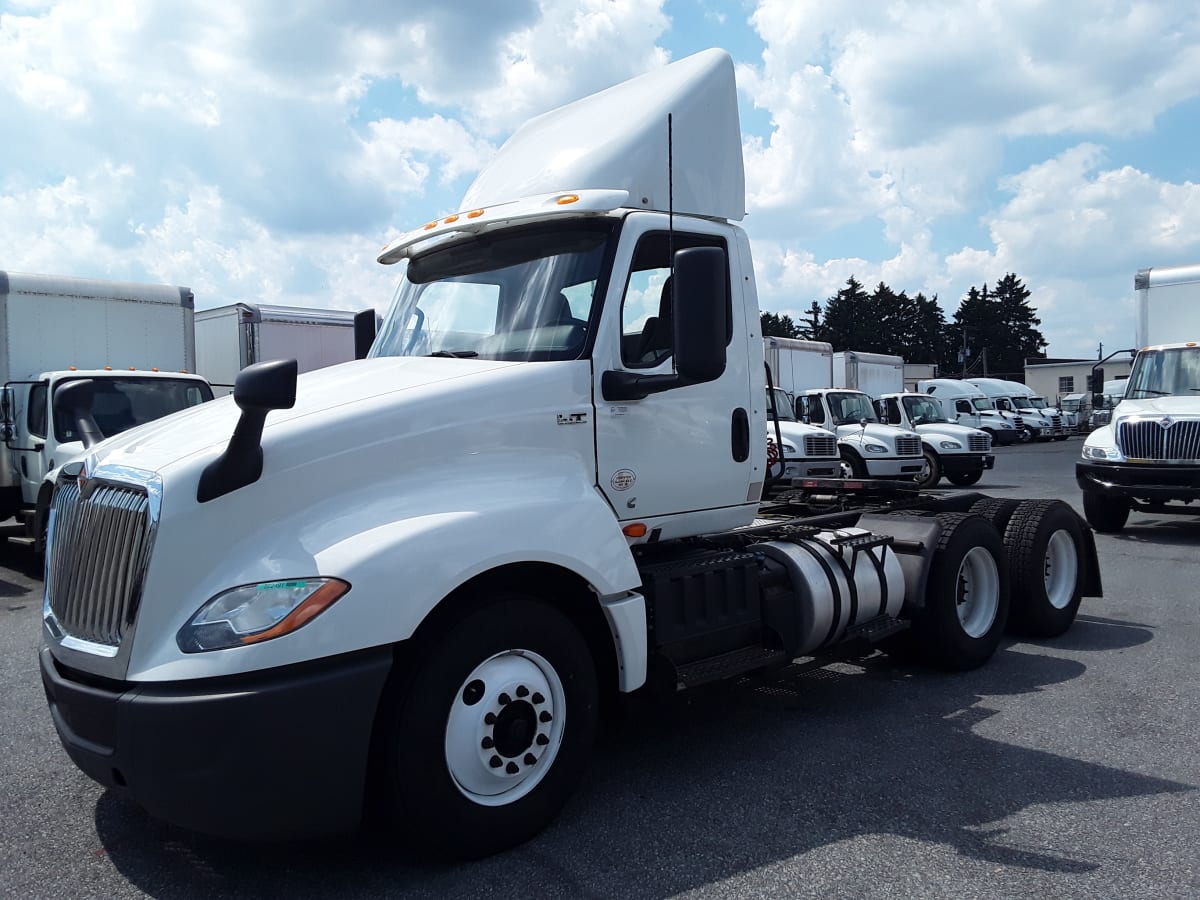 2018 Navistar International LT625 DAYCAB T/A 222491