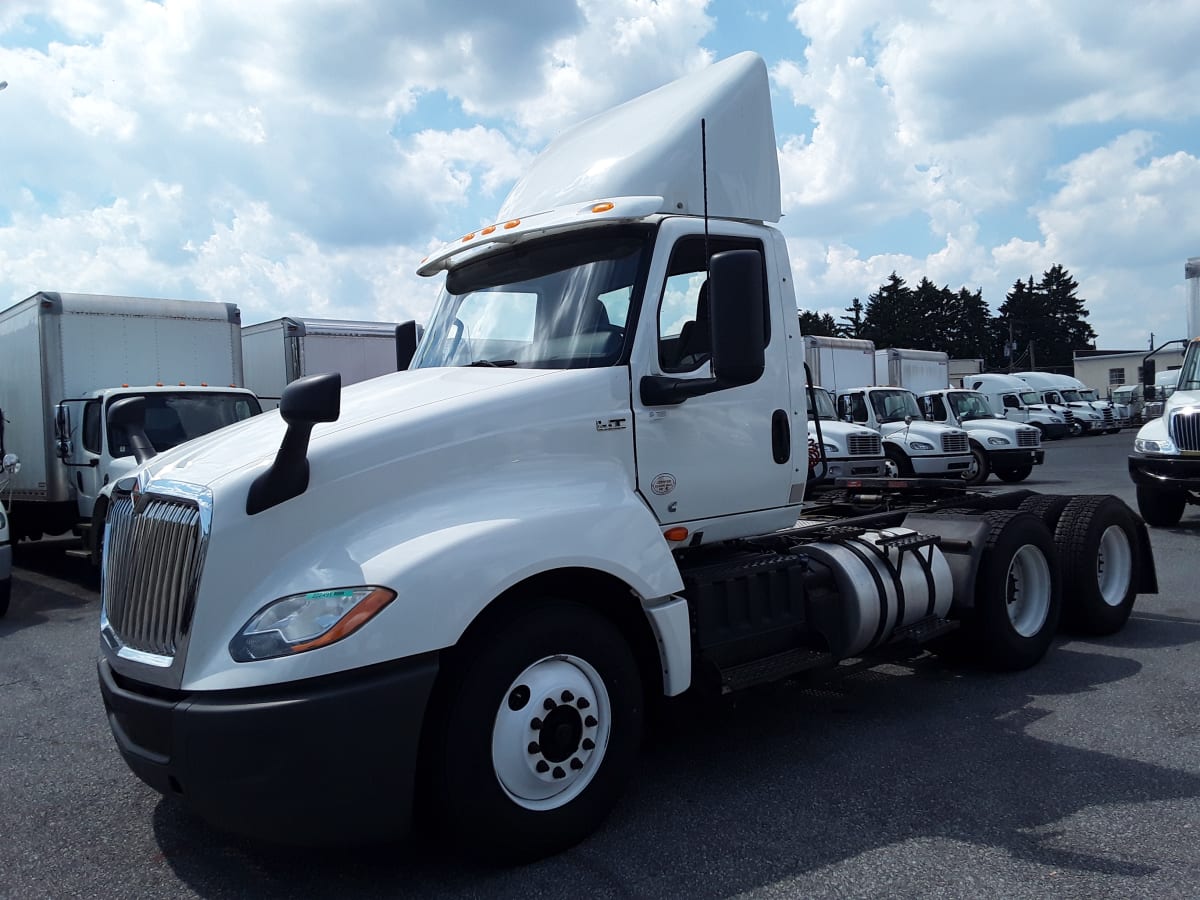 2018 Navistar International LT625 DAYCAB T/A 222491