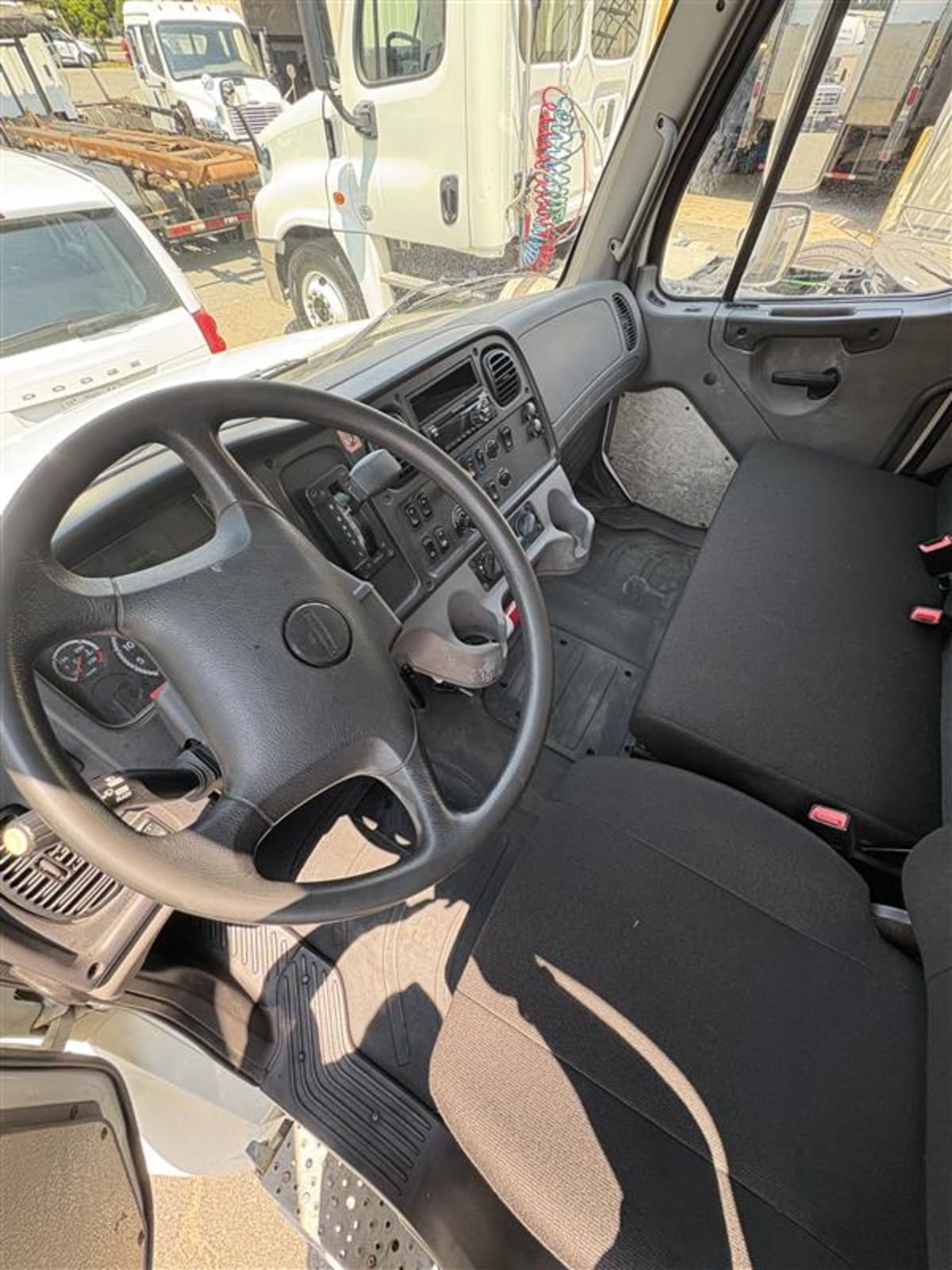 2018 Freightliner M2 106 222668